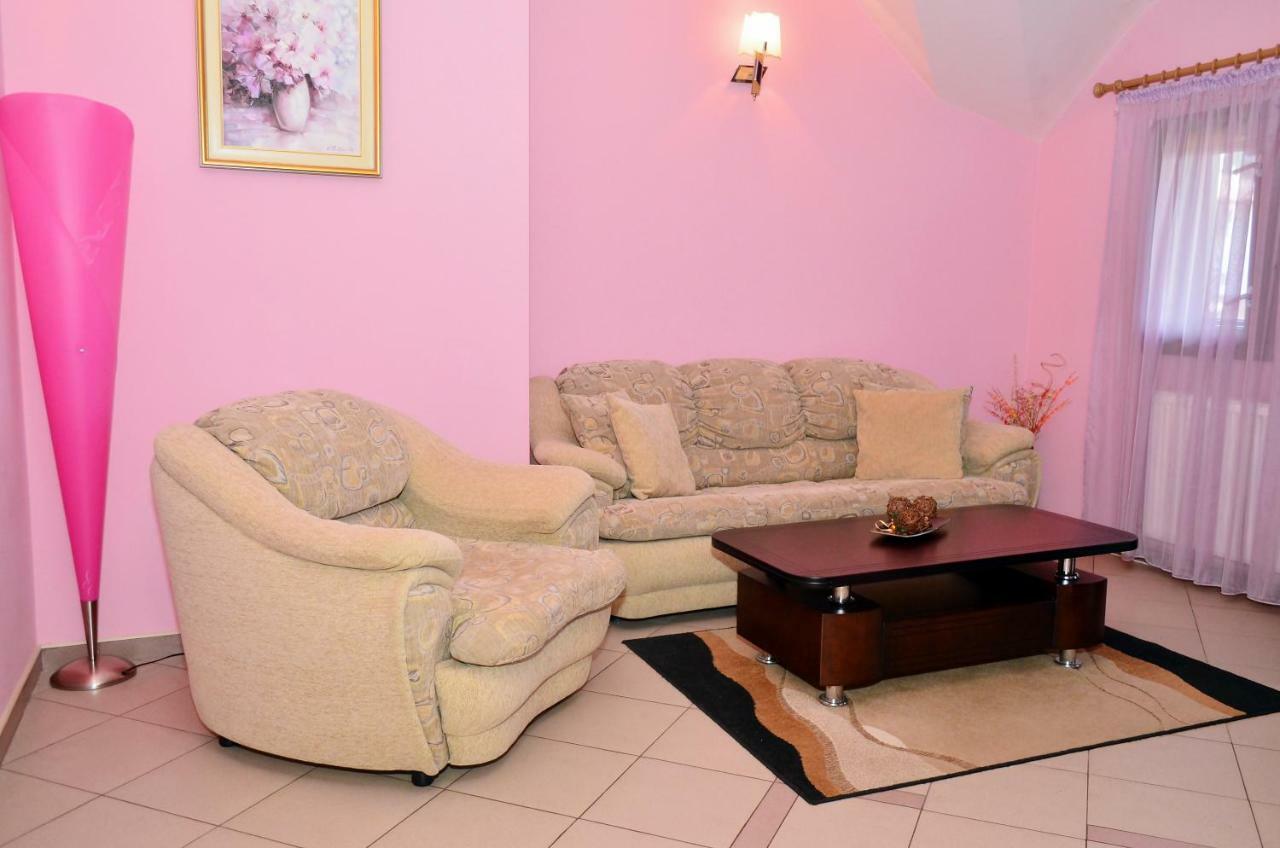 Family Hotel Maraya Arbanasi Εξωτερικό φωτογραφία
