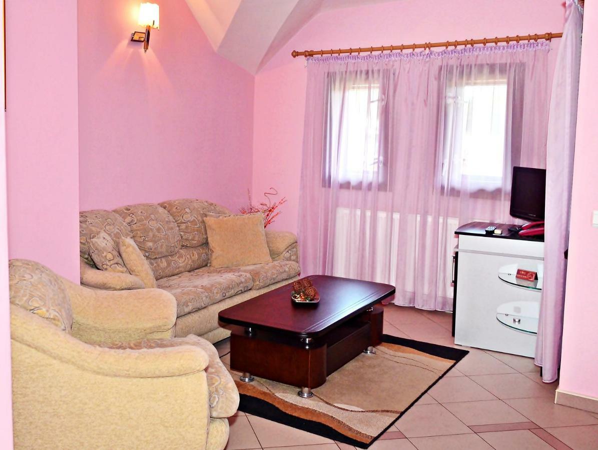 Family Hotel Maraya Arbanasi Εξωτερικό φωτογραφία