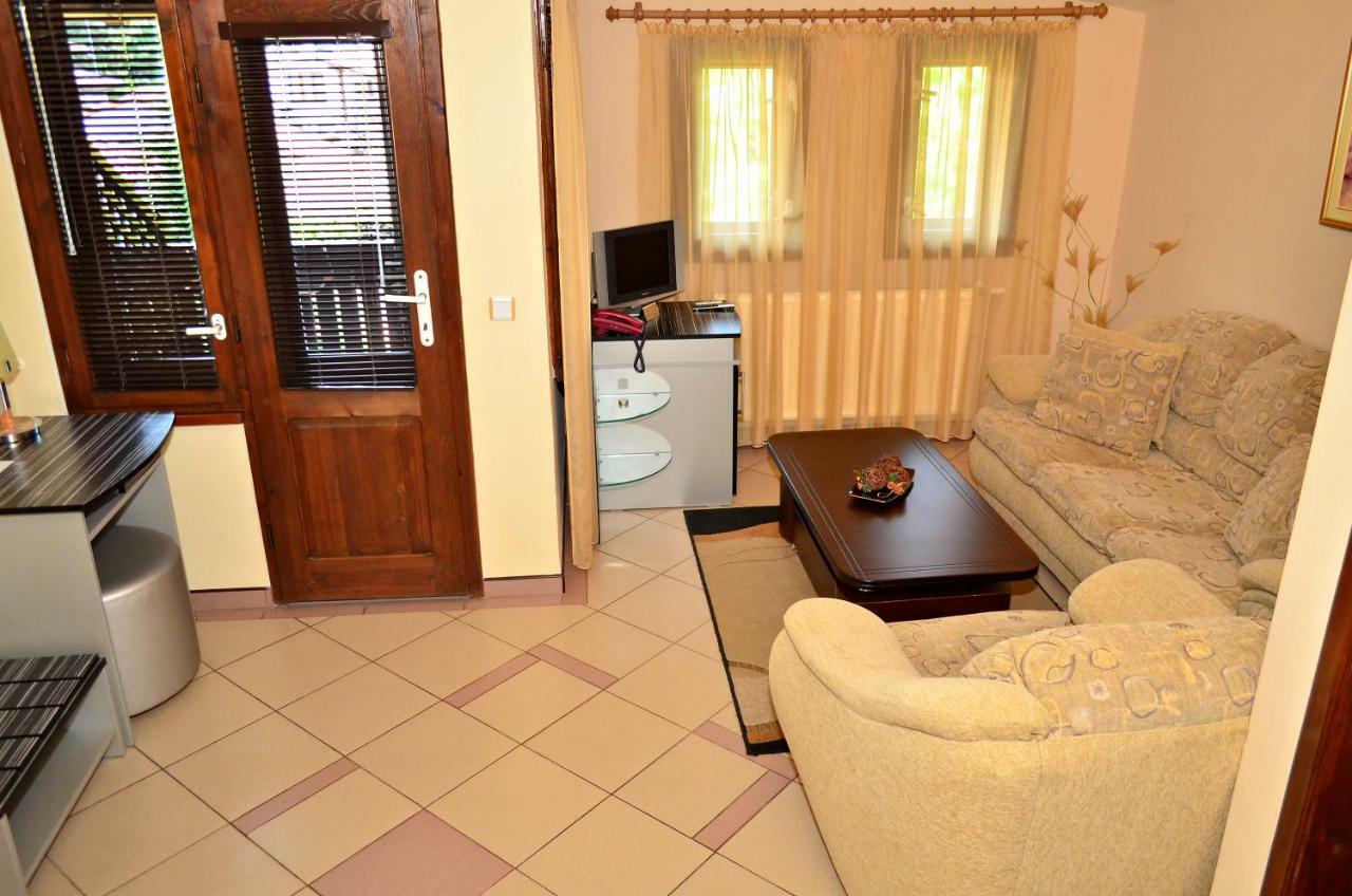 Family Hotel Maraya Arbanasi Εξωτερικό φωτογραφία